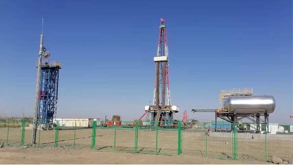 打穿五千米礫石層 鉆井提速超兩倍 <i style='color:red'>塔里木油田</i>刷新國內空氣鉆井紀錄